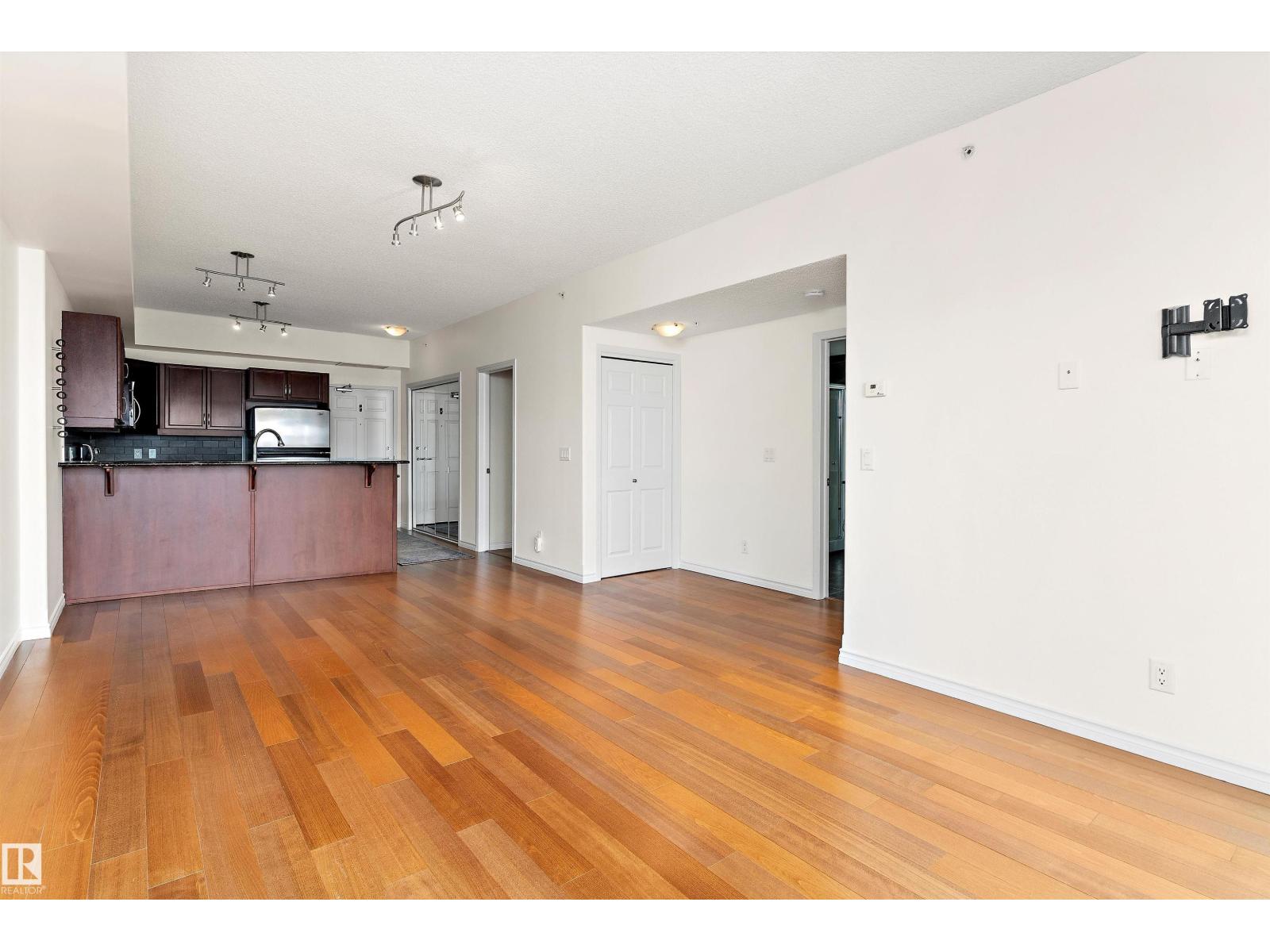 Photo 15 of 702 10303 111 St Nw, Edmonton AB