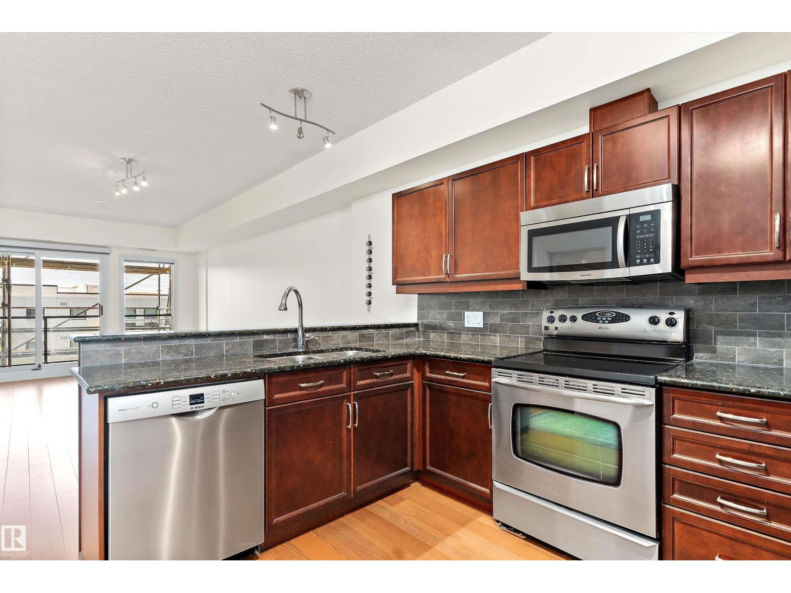 Photo 7 of 702 10303 111 St Nw, Edmonton AB