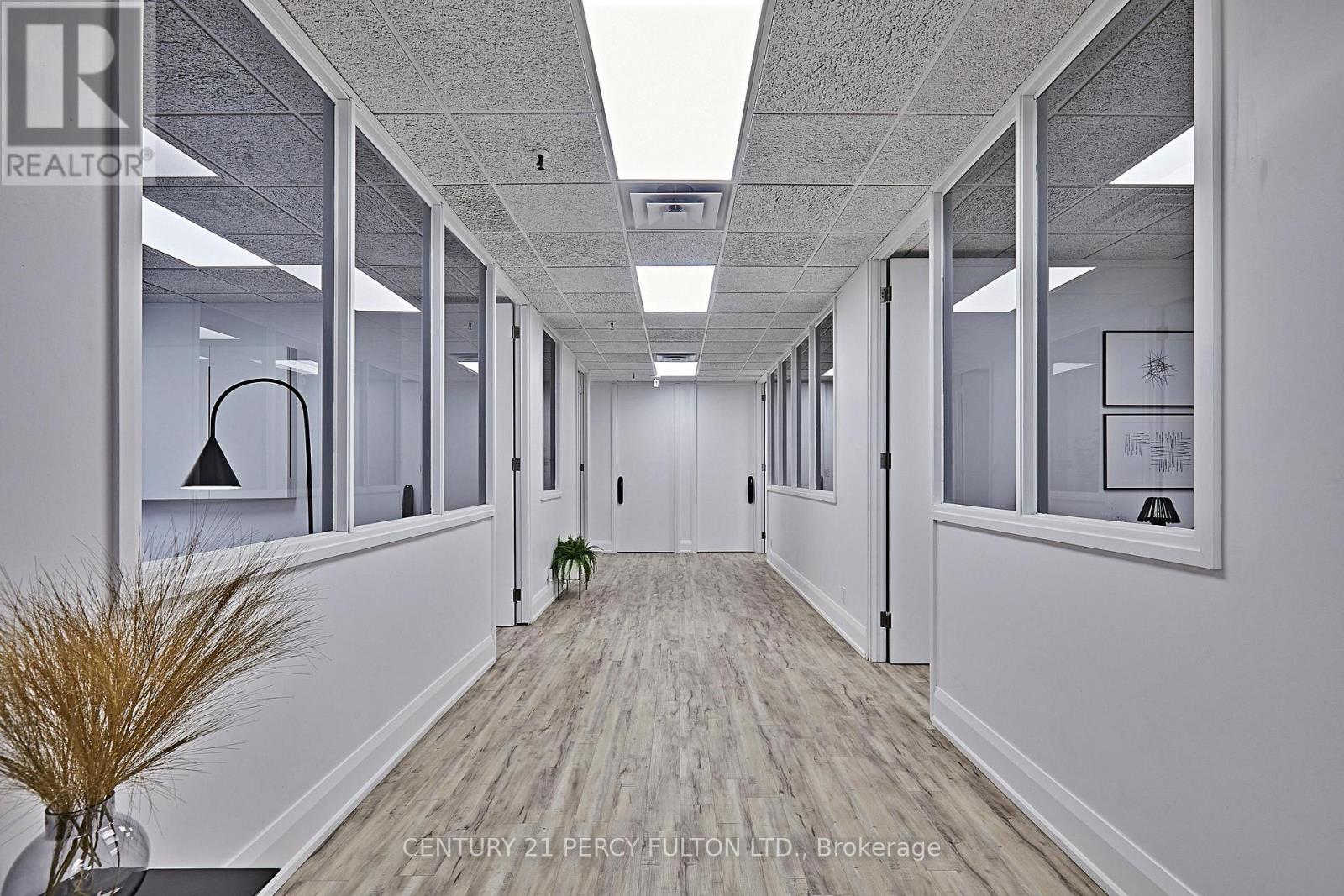 Photo 7 of 112 50 Richmond Street E, Oshawa ON