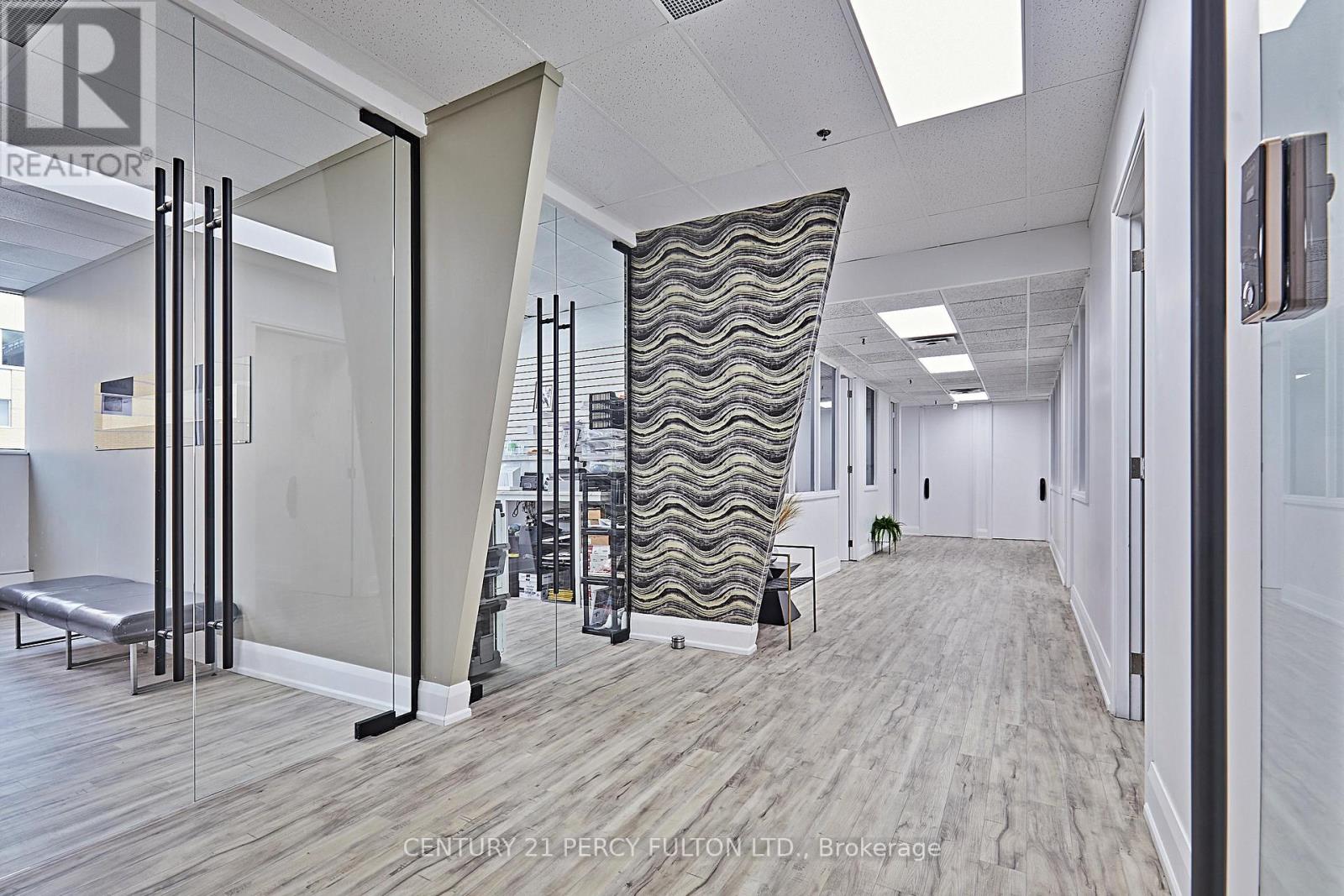 Photo 35 of 112 50 Richmond Street E, Oshawa ON
