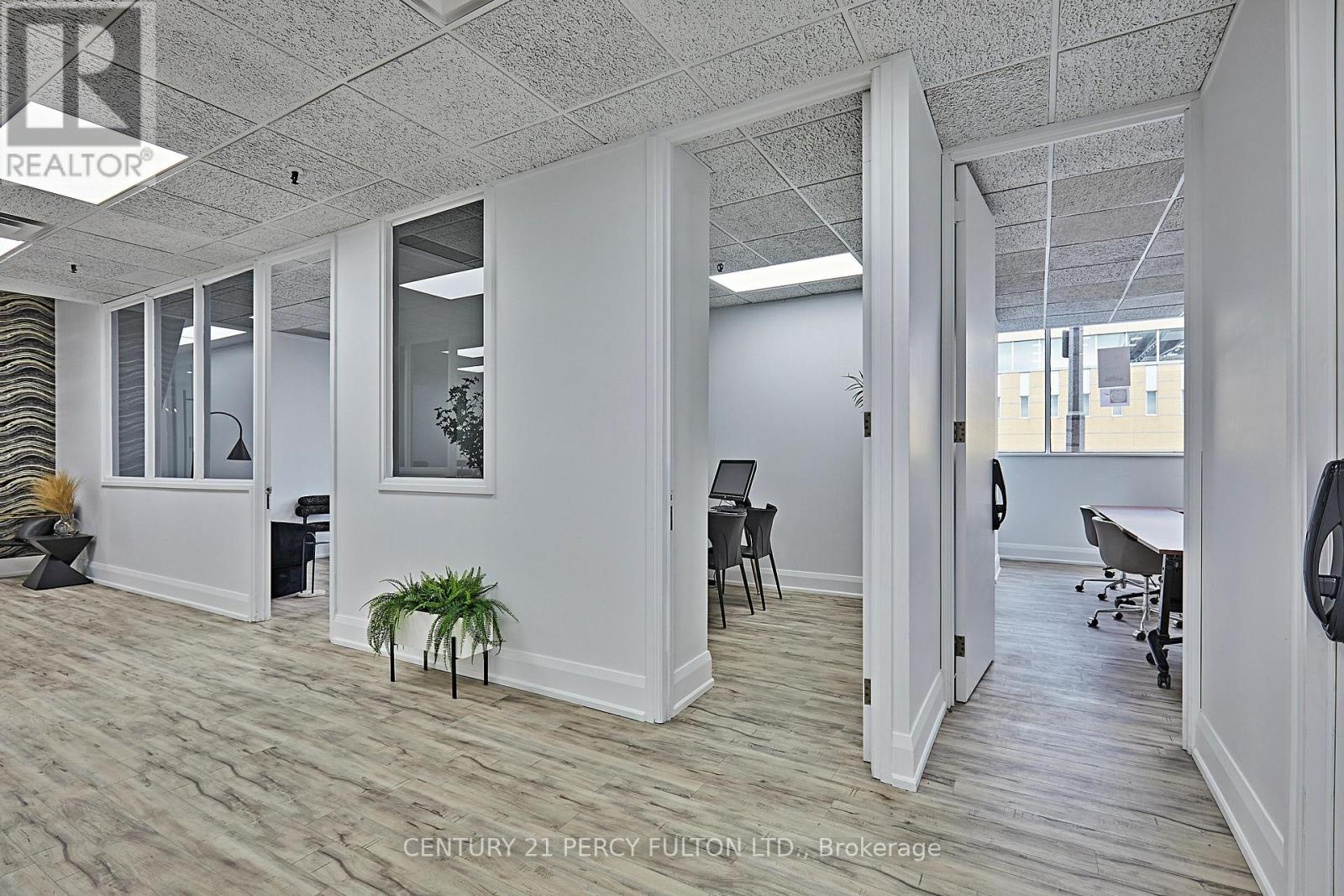 Photo 25 of 112 50 Richmond Street E, Oshawa ON