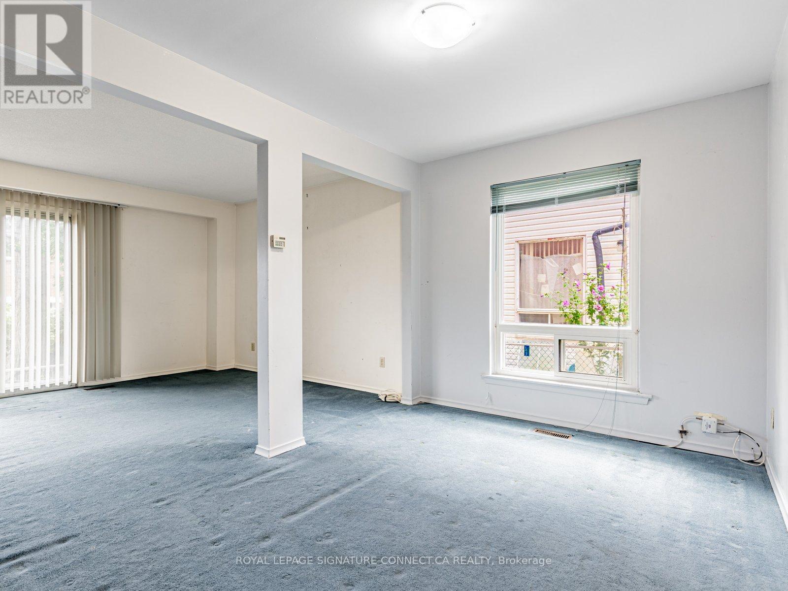 Photo 34 of 77 White Heather Boulevard, Toronto ON