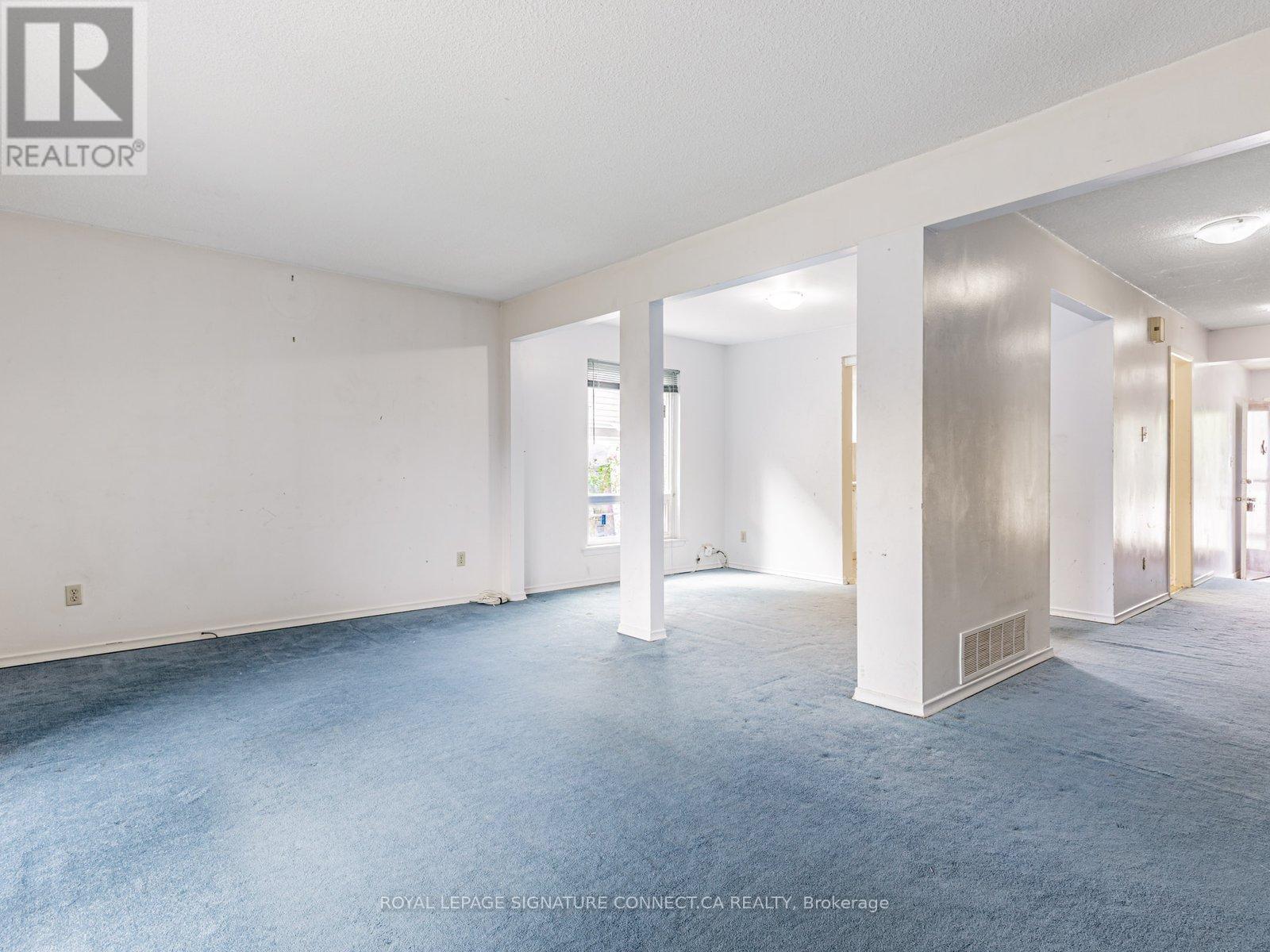 Photo 1 of 77 White Heather Boulevard, Toronto ON