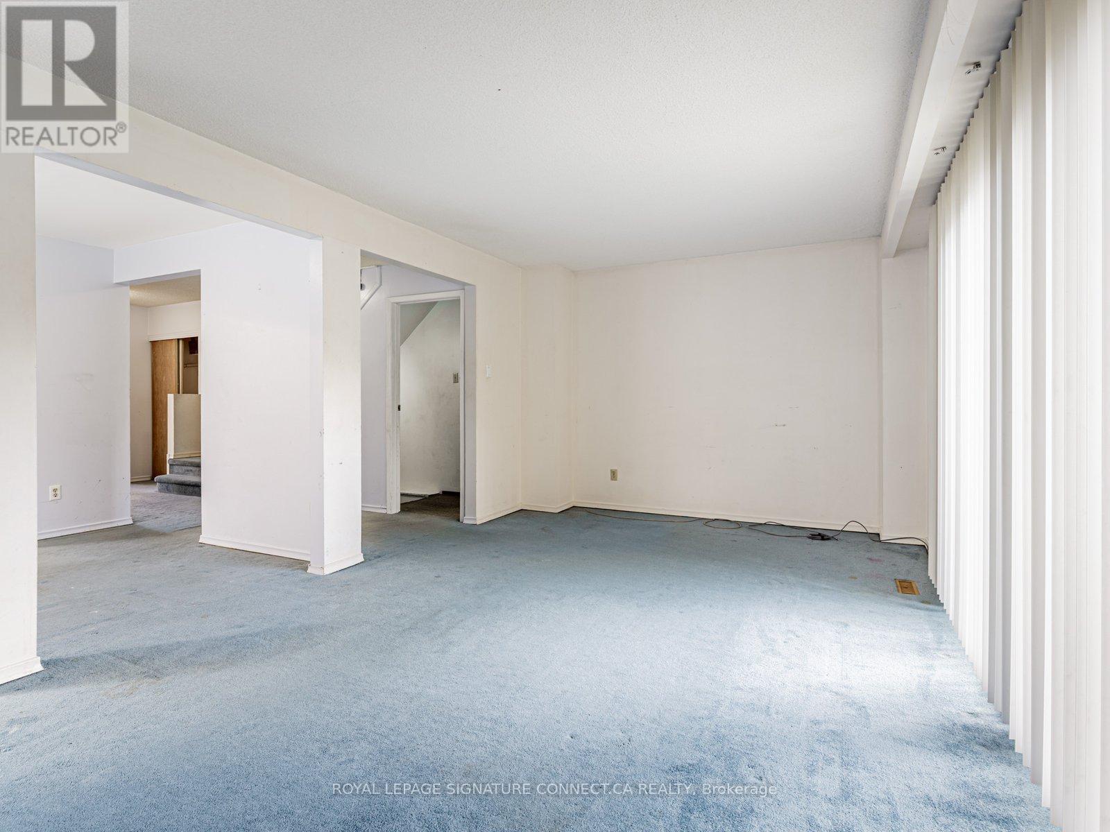Photo 19 of 77 White Heather Boulevard, Toronto ON