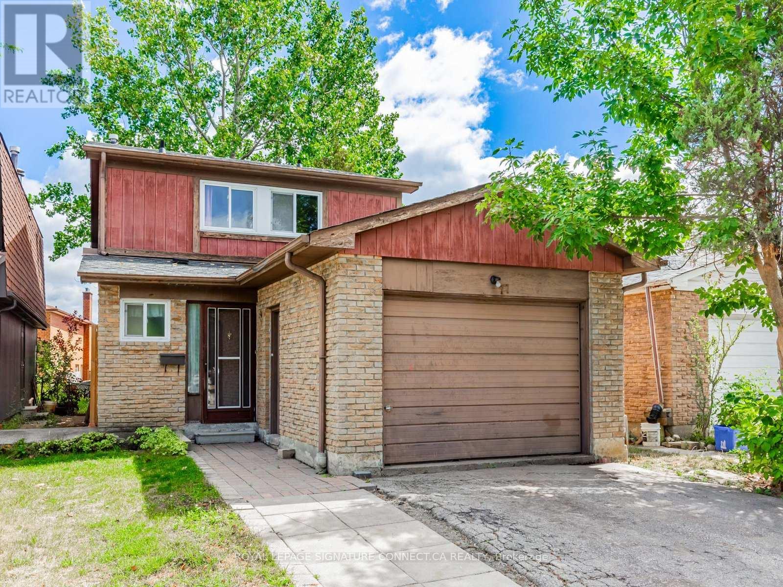 Photo 37 of 77 White Heather Boulevard, Toronto ON