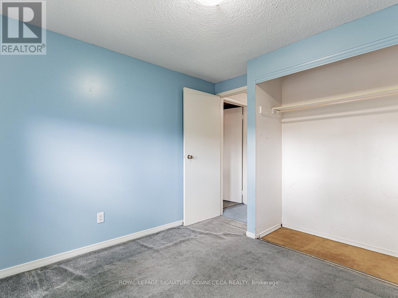 Photo 18 of 77 White Heather Boulevard, Toronto ON