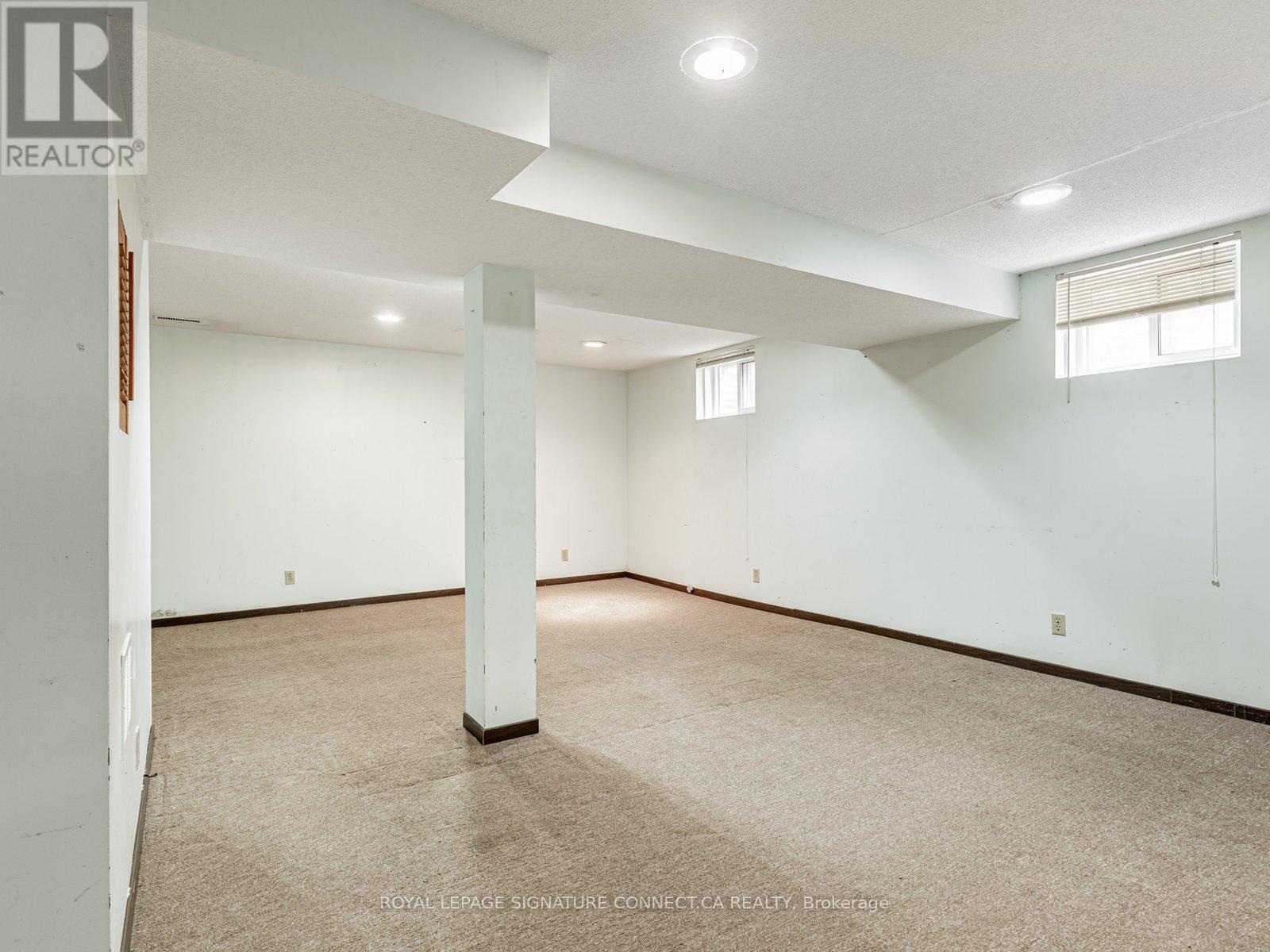 Photo 26 of 77 White Heather Boulevard, Toronto ON