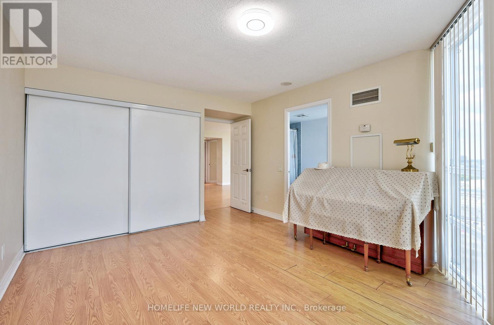 Photo 4 of 1105 83 Borough Drive, Toronto ON