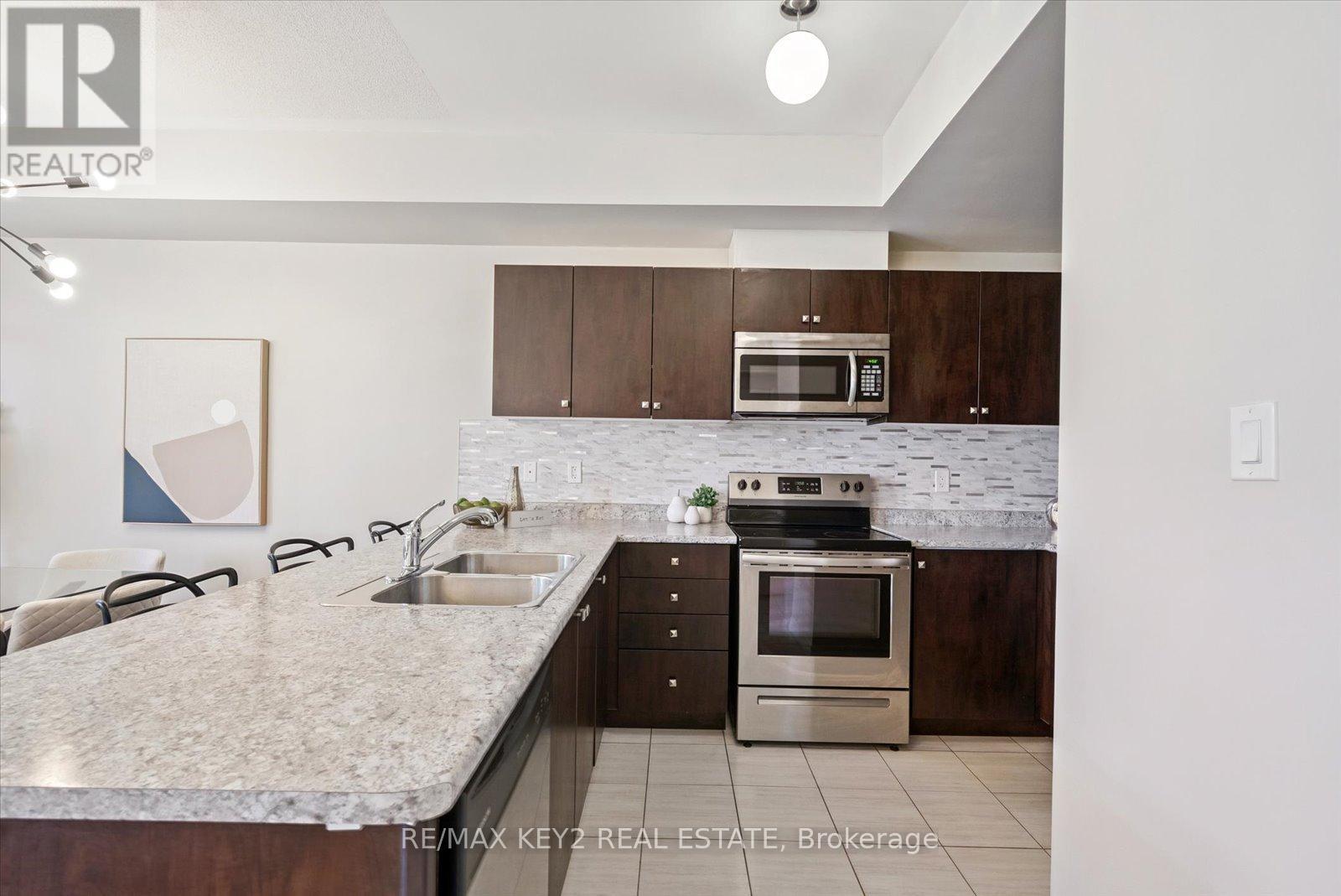 Photo 16 of 175 1704 Grenwich Glen, Pickering ON