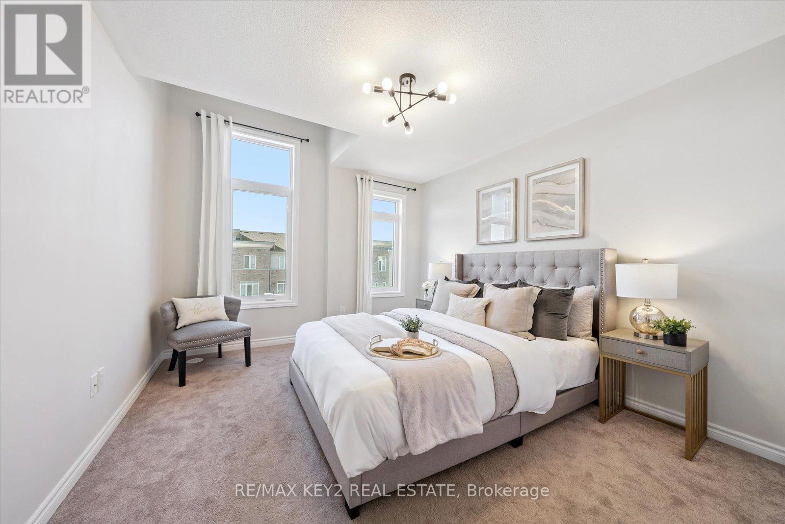 Photo 4 of 175 1704 Grenwich Glen, Pickering ON