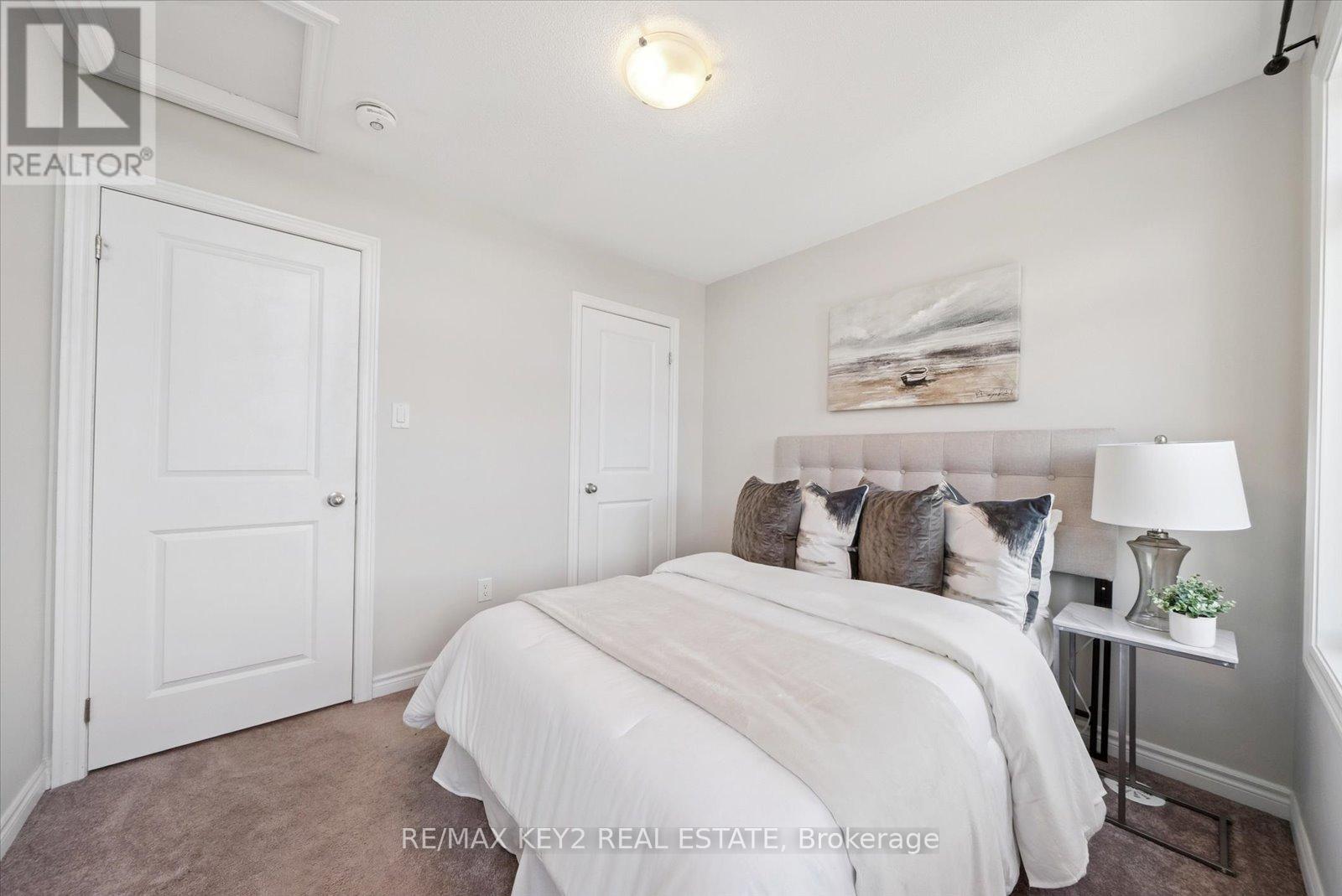 Photo 12 of 175 1704 Grenwich Glen, Pickering ON