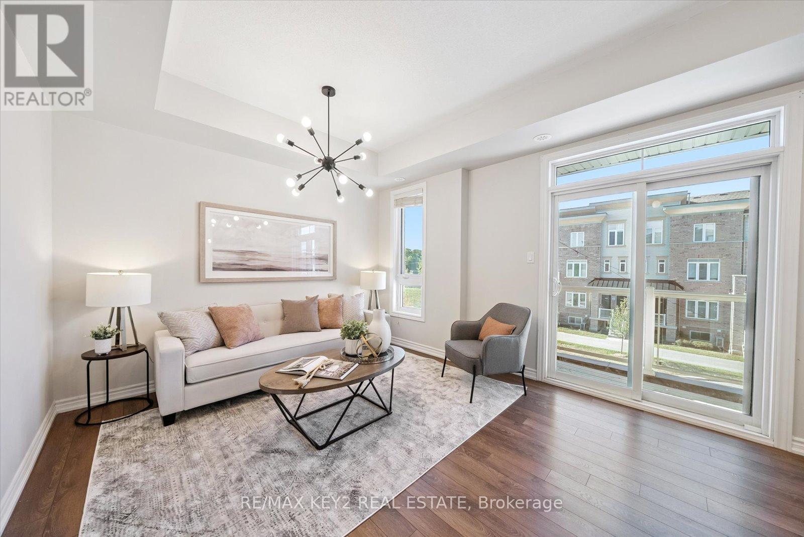 Photo 3 of 175 1704 Grenwich Glen, Pickering ON