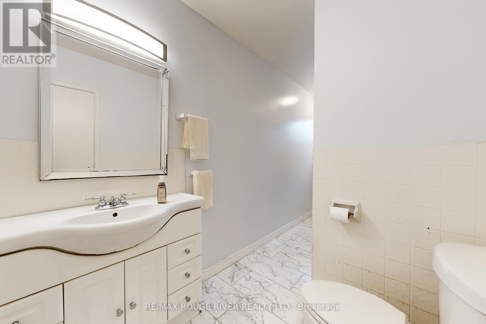 Photo 20 of 798 Oliva Street, Pickering ON