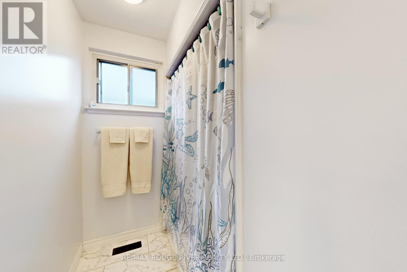 Photo 21 of 798 Oliva Street, Pickering ON