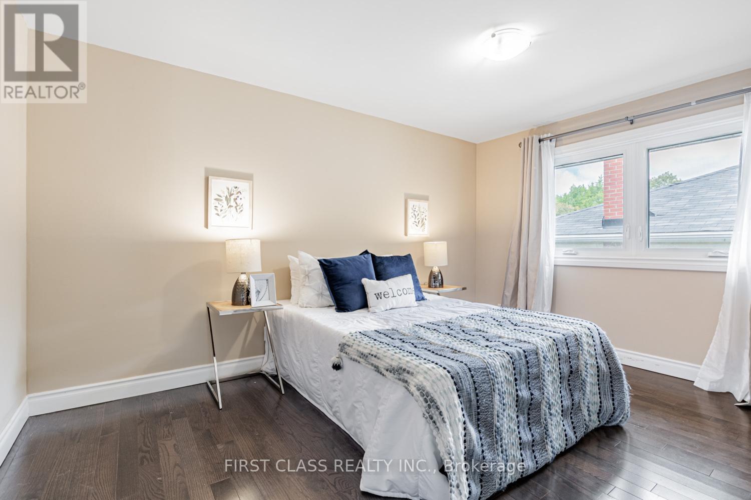 Photo 12 of 97 Bridlewood Boulevard, Toronto ON