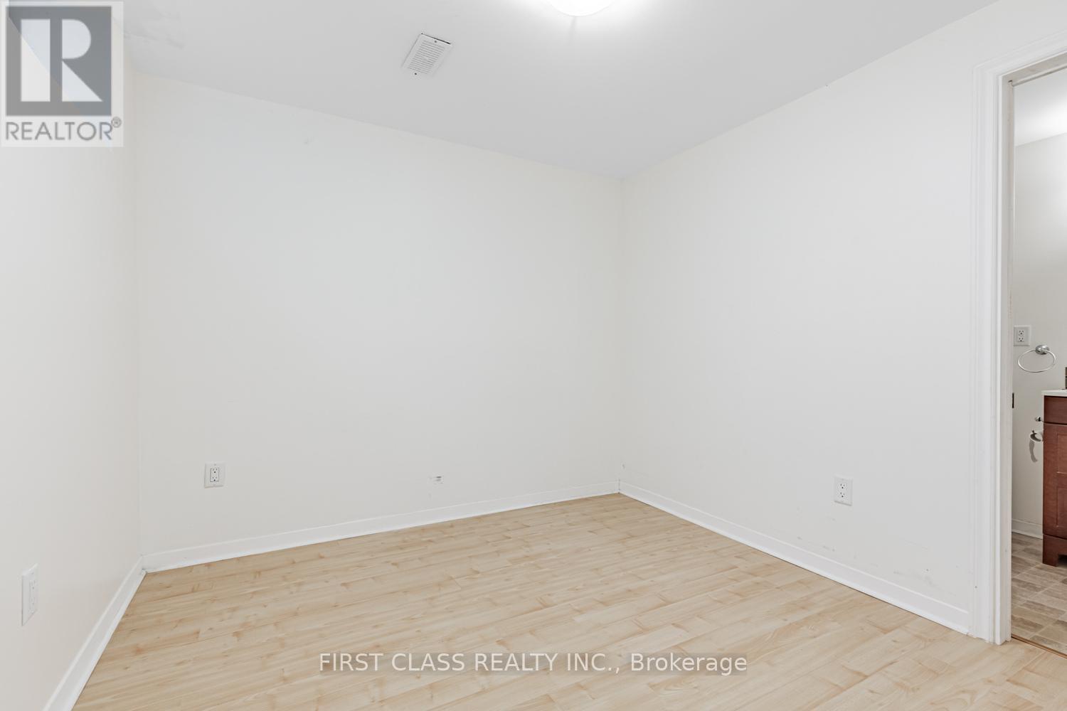 Photo 28 of 97 Bridlewood Boulevard, Toronto ON