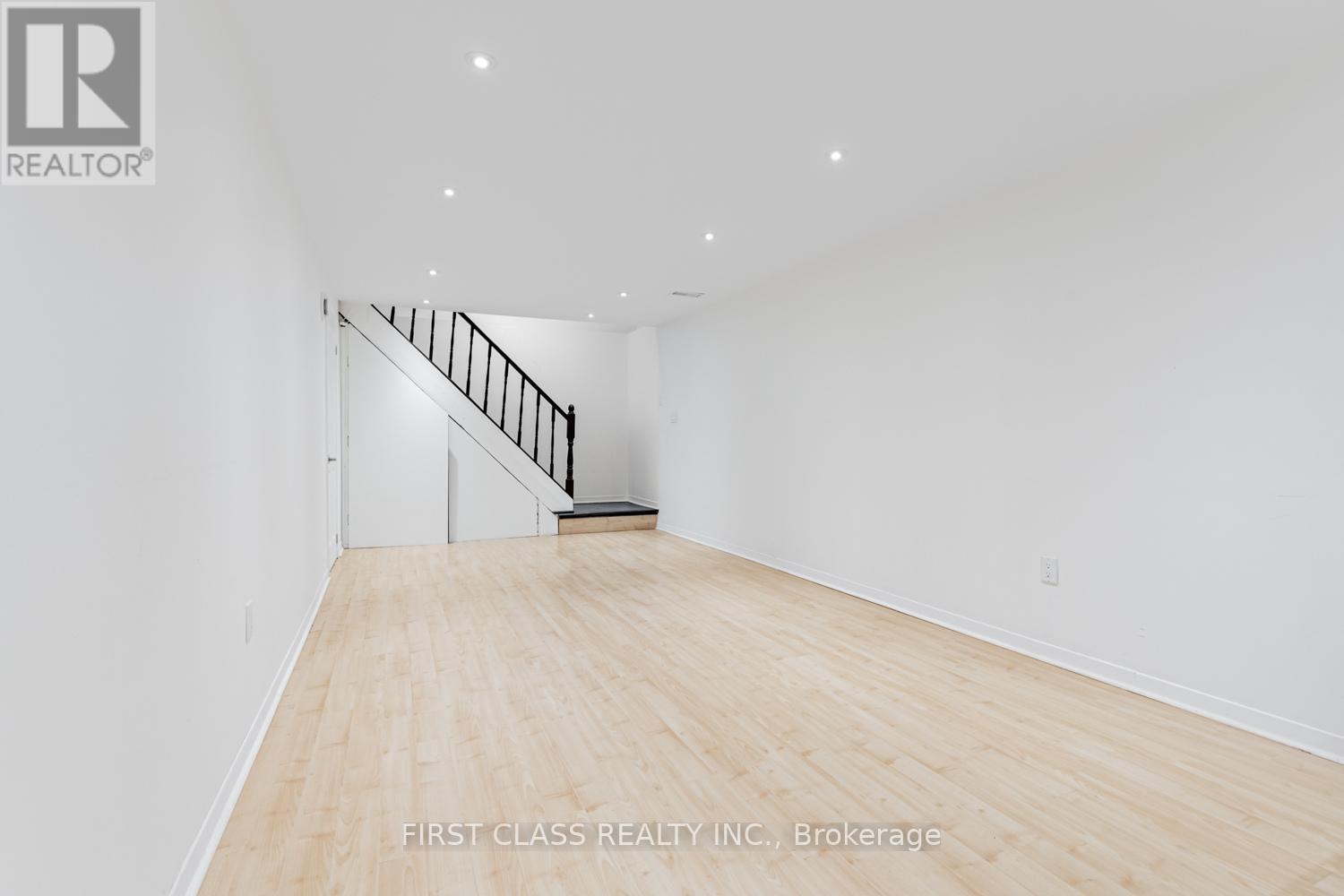 Photo 6 of 97 Bridlewood Boulevard, Toronto ON