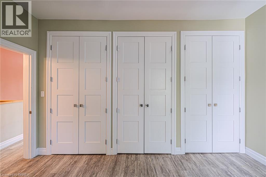 Photo 14 of 180 Brant Avenue, Brantford ON