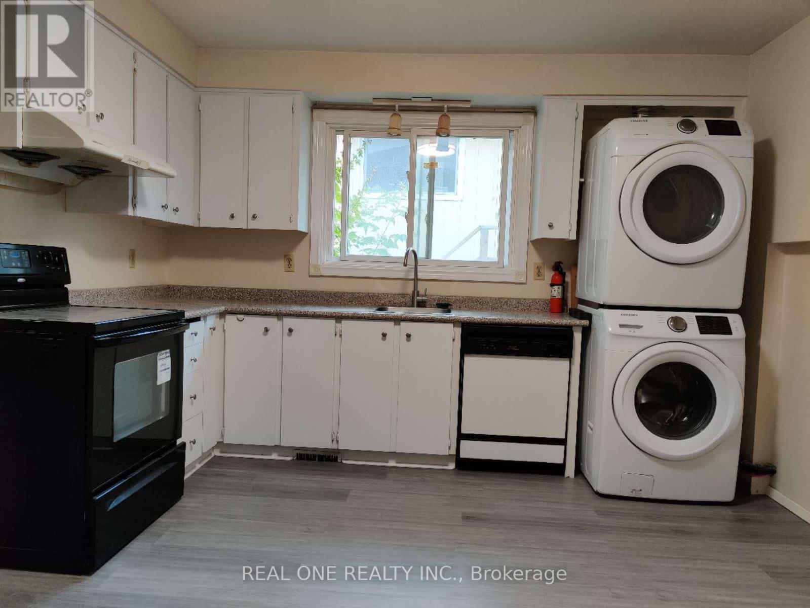 Photo 4 of Upper 93 Southdale Drive, Markham ON
