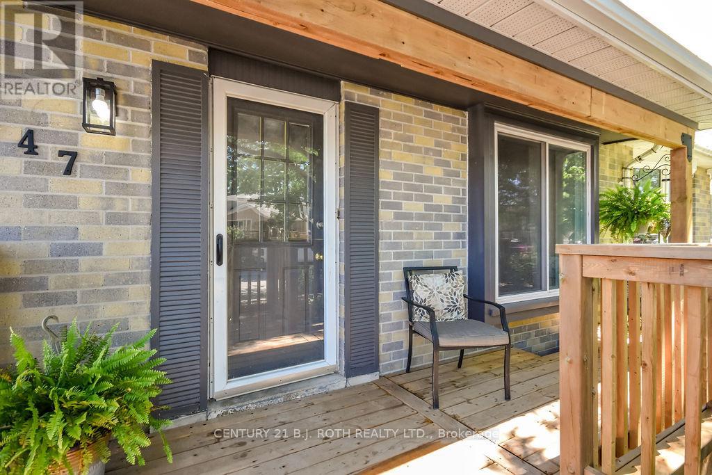 Photo 9 of 47 Stewart Avenue, New Tecumseth ON