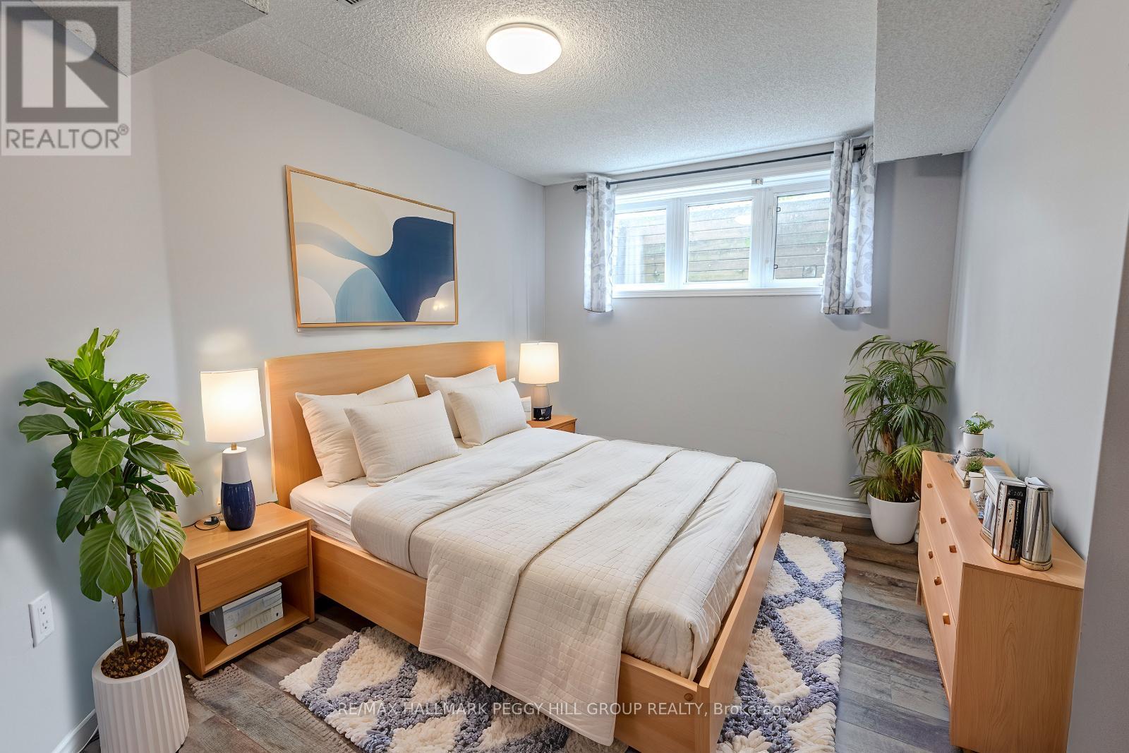 Photo 13 of 70 Hurst Drive, Barrie ON