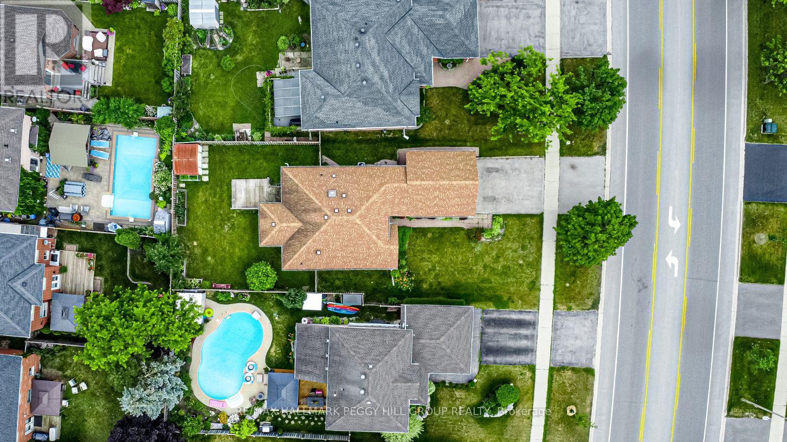Photo 18 of 70 Hurst Drive, Barrie ON