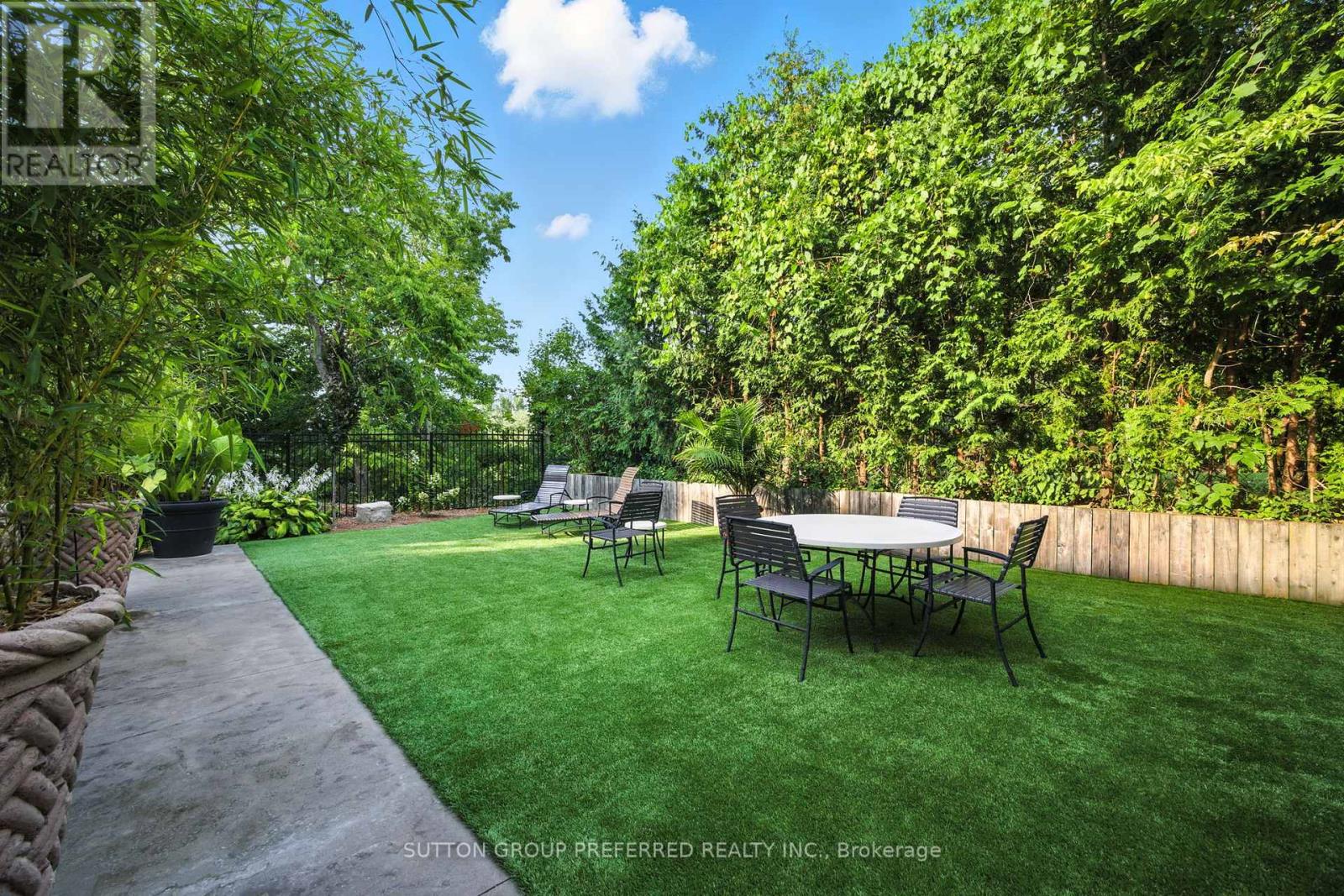 Photo 11 of 303 122 Wortley Road, London South ON