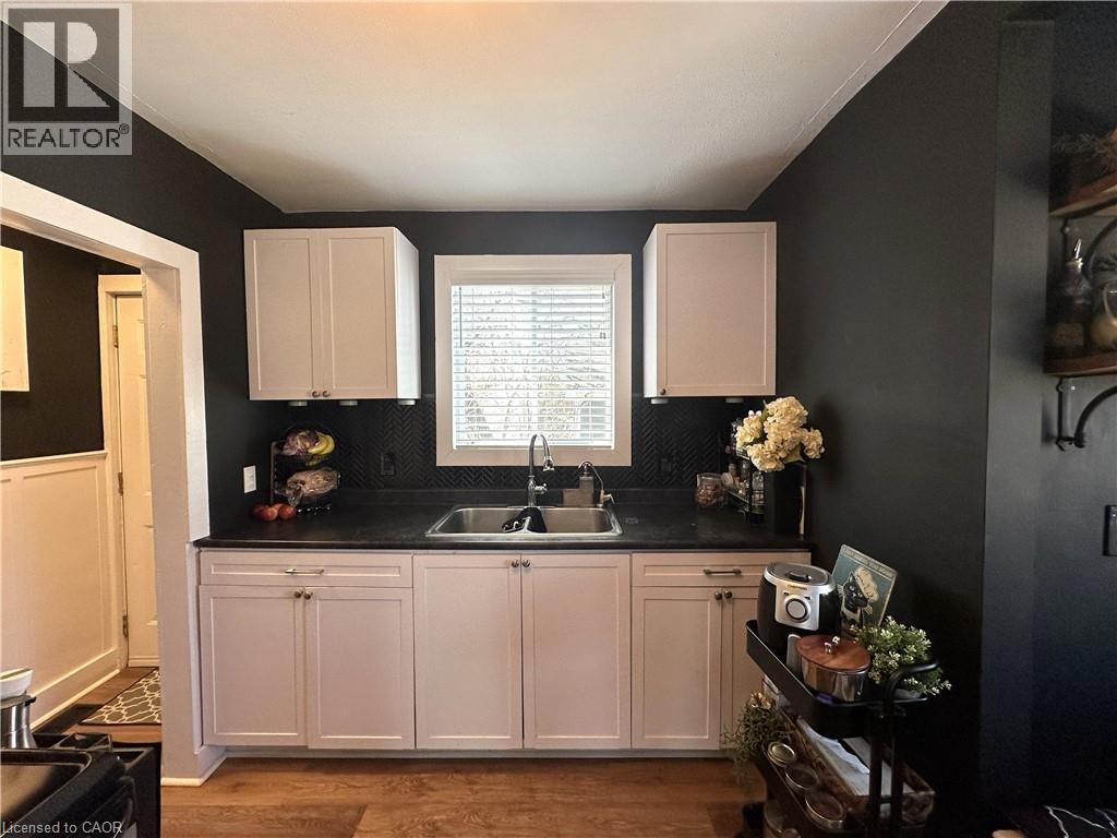 Photo 8 of 78 Queensway Drive E, Simcoe ON