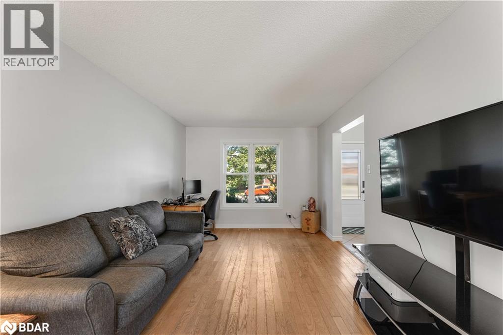 Photo 8 of 10 Carter Road, Barrie ON