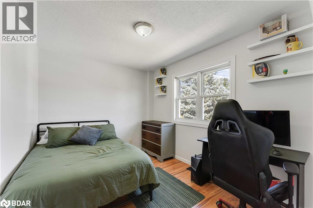 Photo 14 of 10 Carter Road, Barrie ON