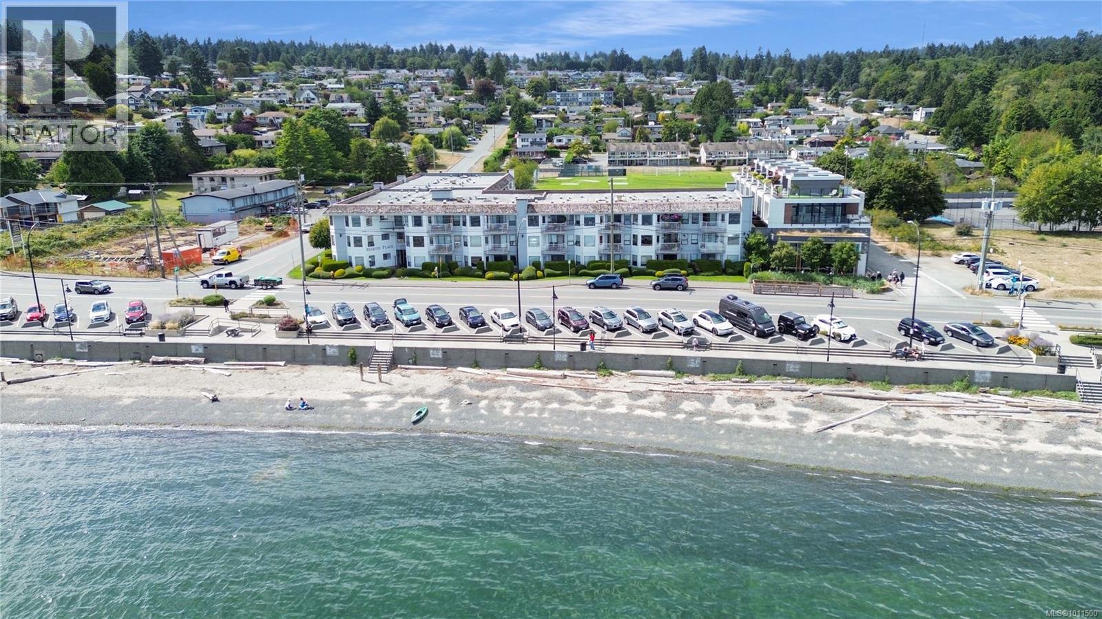 Photo 4 of 320 2815 Departure Bay Rd, Nanaimo BC