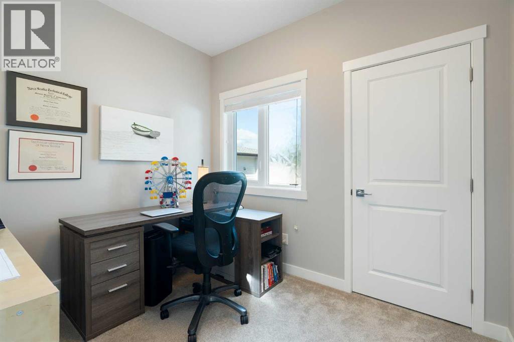Single Family House for Sale in  Cochrane Road NW Banff Trail Calgary 