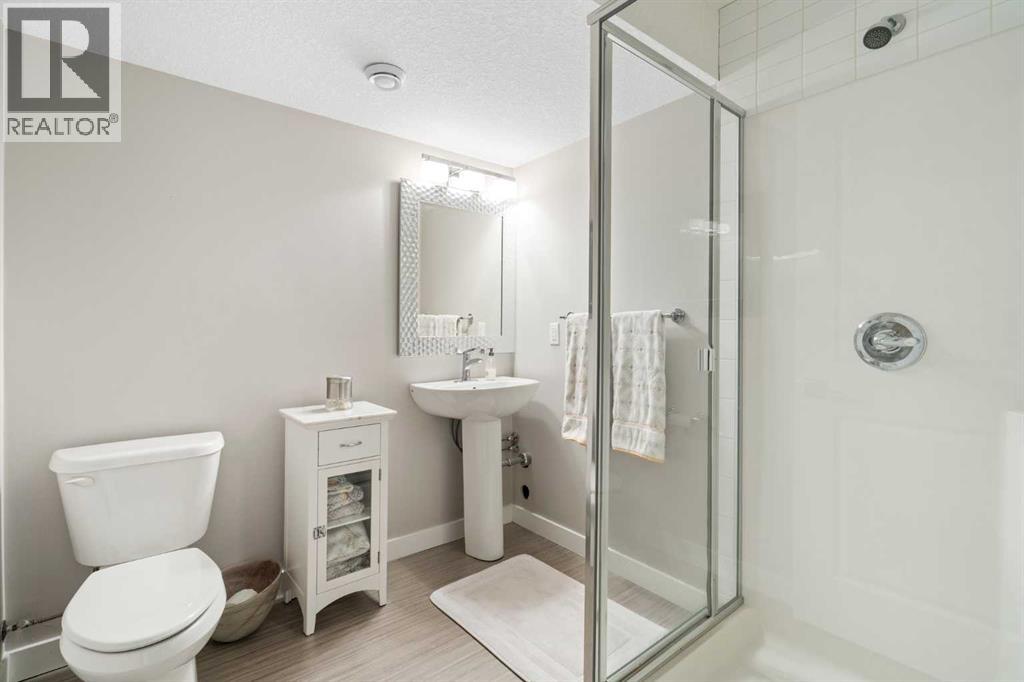 Single Family House for Sale in  Cochrane Road NW Banff Trail Calgary 