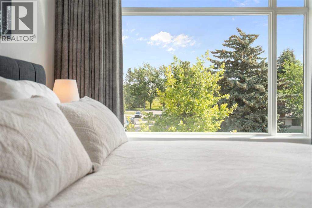 Single Family House for Sale in  Cochrane Road NW Banff Trail Calgary 
