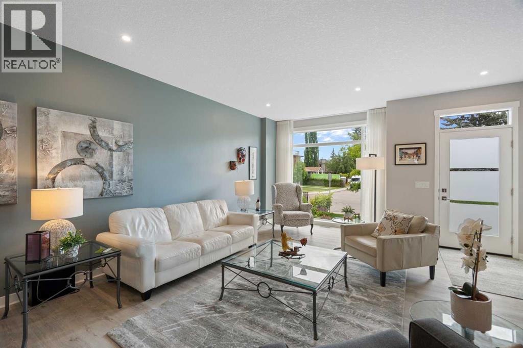 Single Family House for Sale in  Cochrane Road NW Banff Trail Calgary 