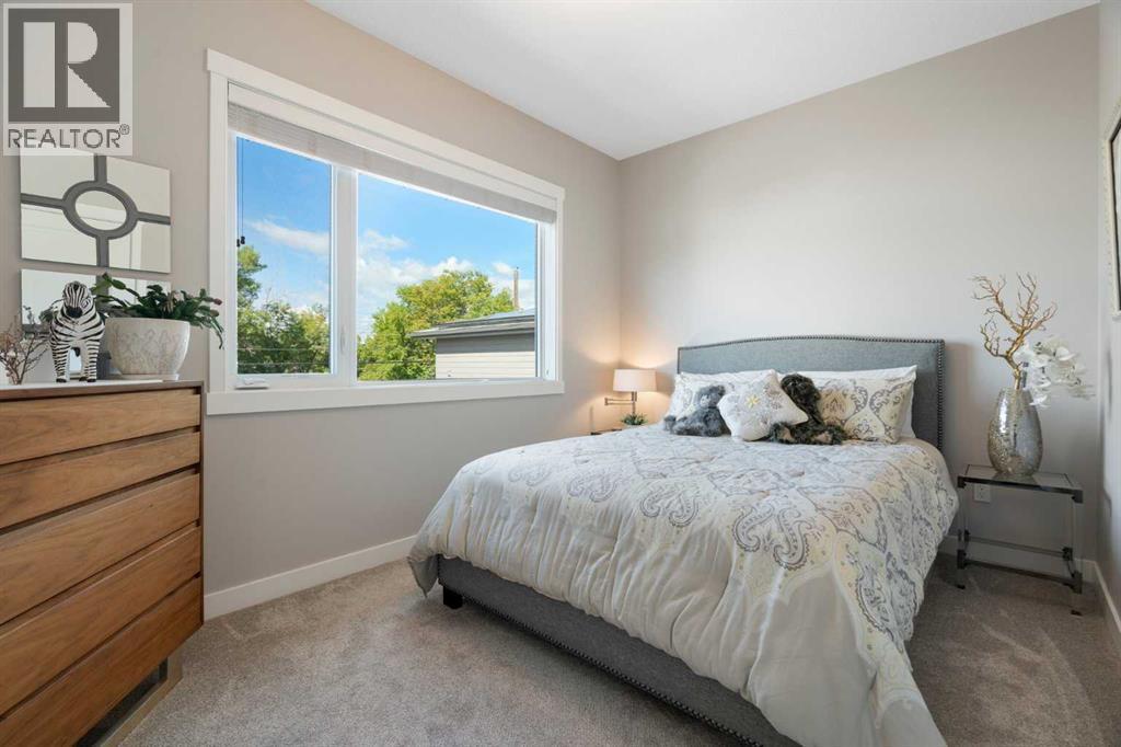 Single Family House for Sale in  Cochrane Road NW Banff Trail Calgary 