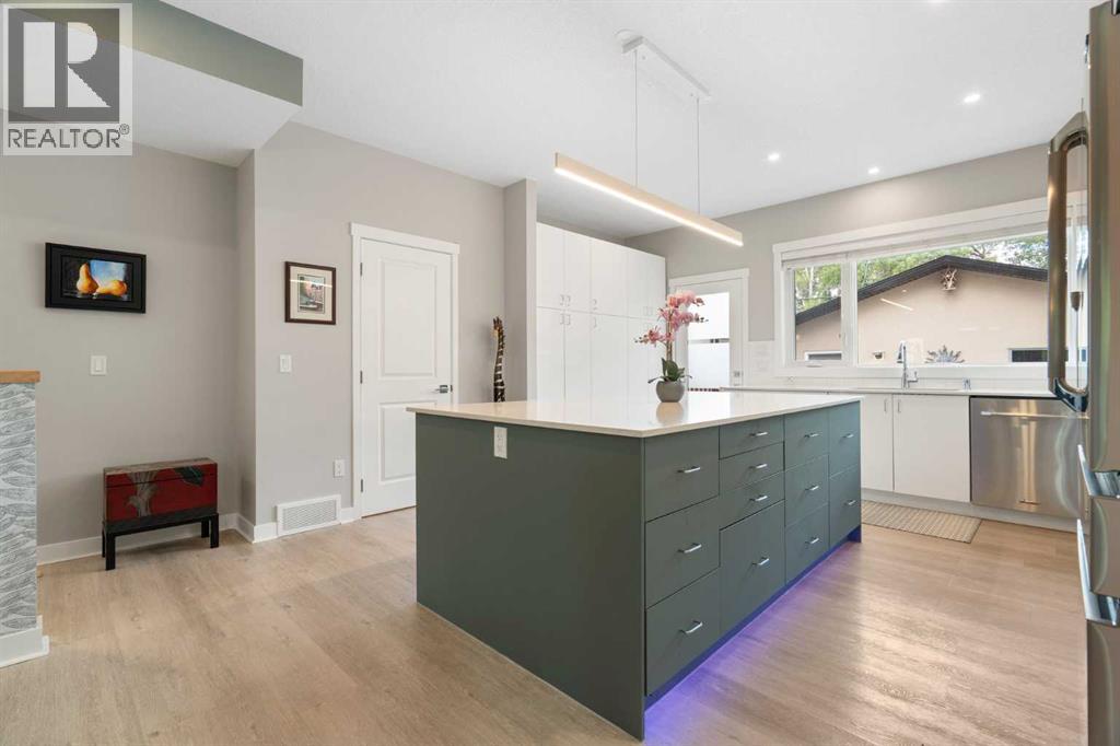 Single Family House for Sale in  Cochrane Road NW Banff Trail Calgary 