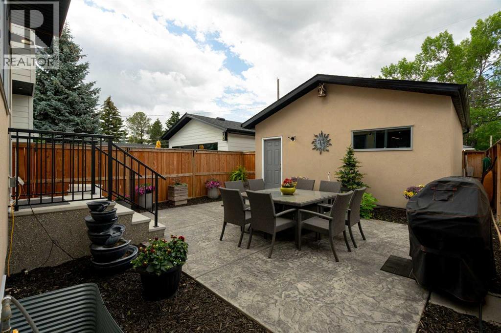 Single Family House for Sale in  Cochrane Road NW Banff Trail Calgary 