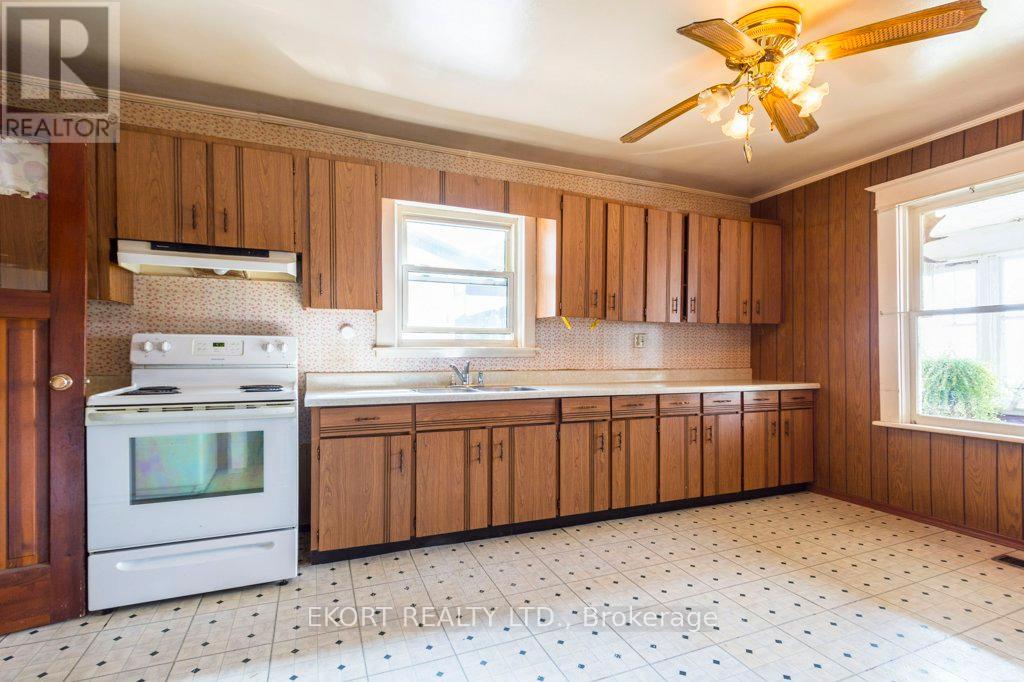 Photo 5 of 1172 Salem Road, Prince Edward County ON