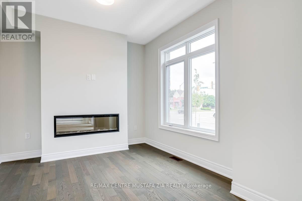 Photo 5 of 2717 Westoak Trails Boulevard, Oakville ON