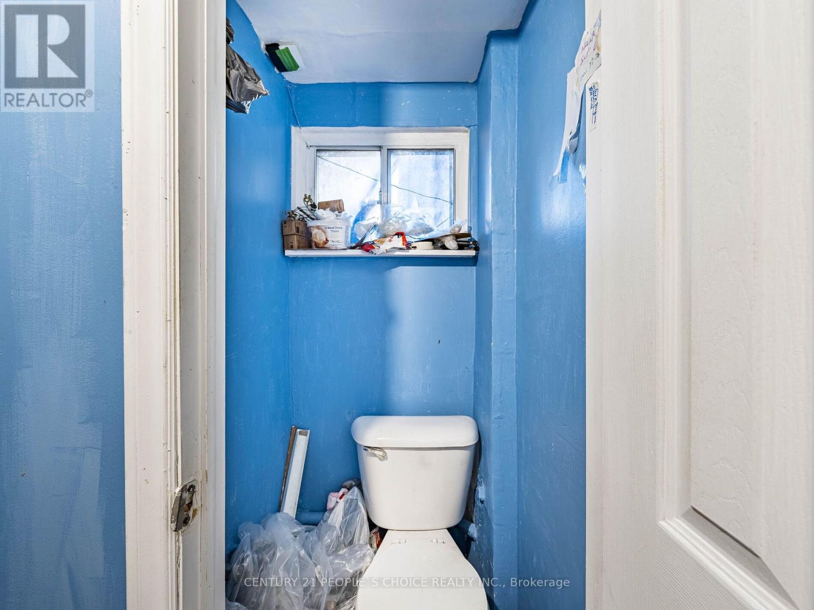 Photo 10 of 2 242 John Garland Boulevard, Toronto ON