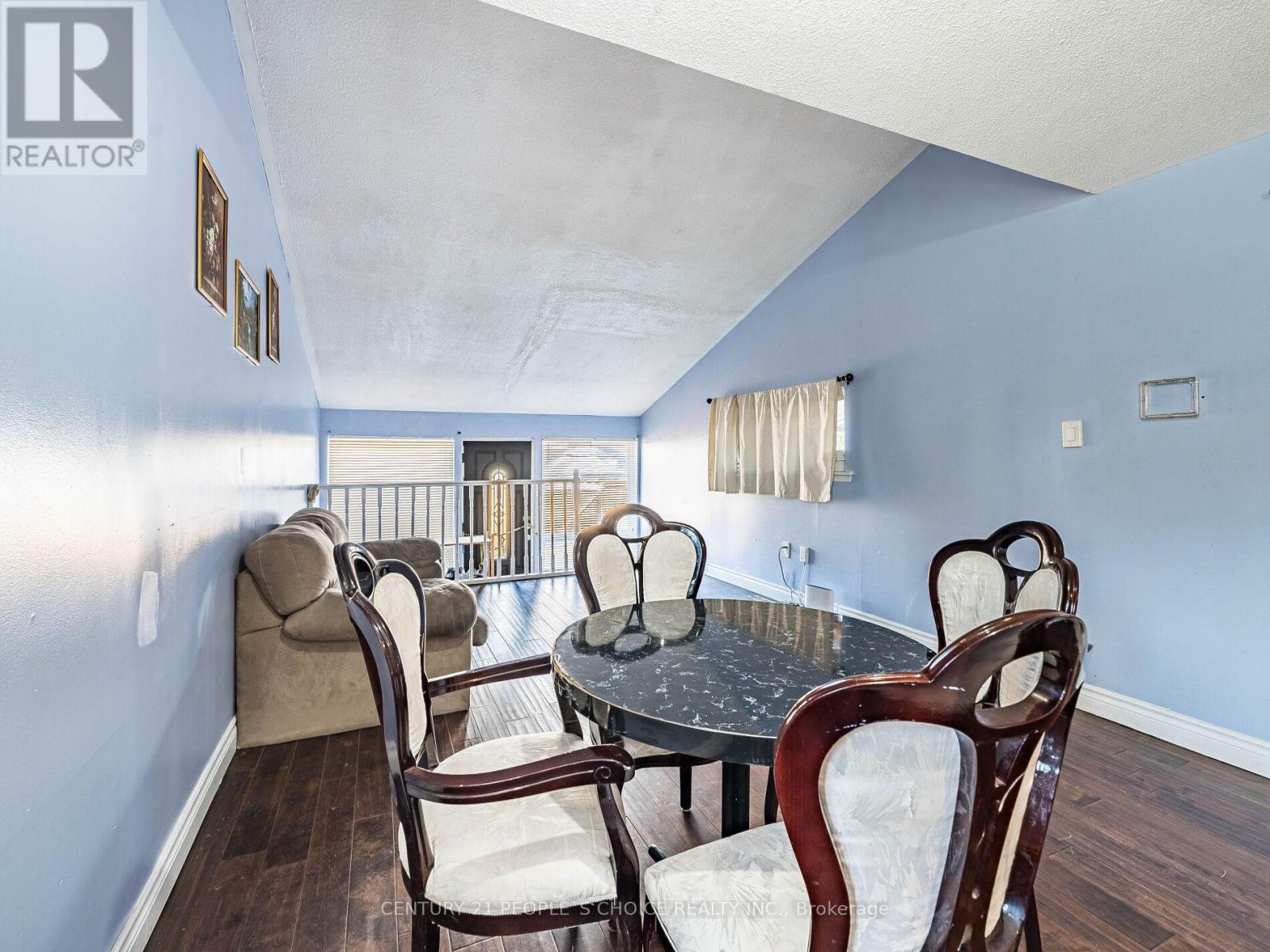 Photo 21 of 2 242 John Garland Boulevard, Toronto ON