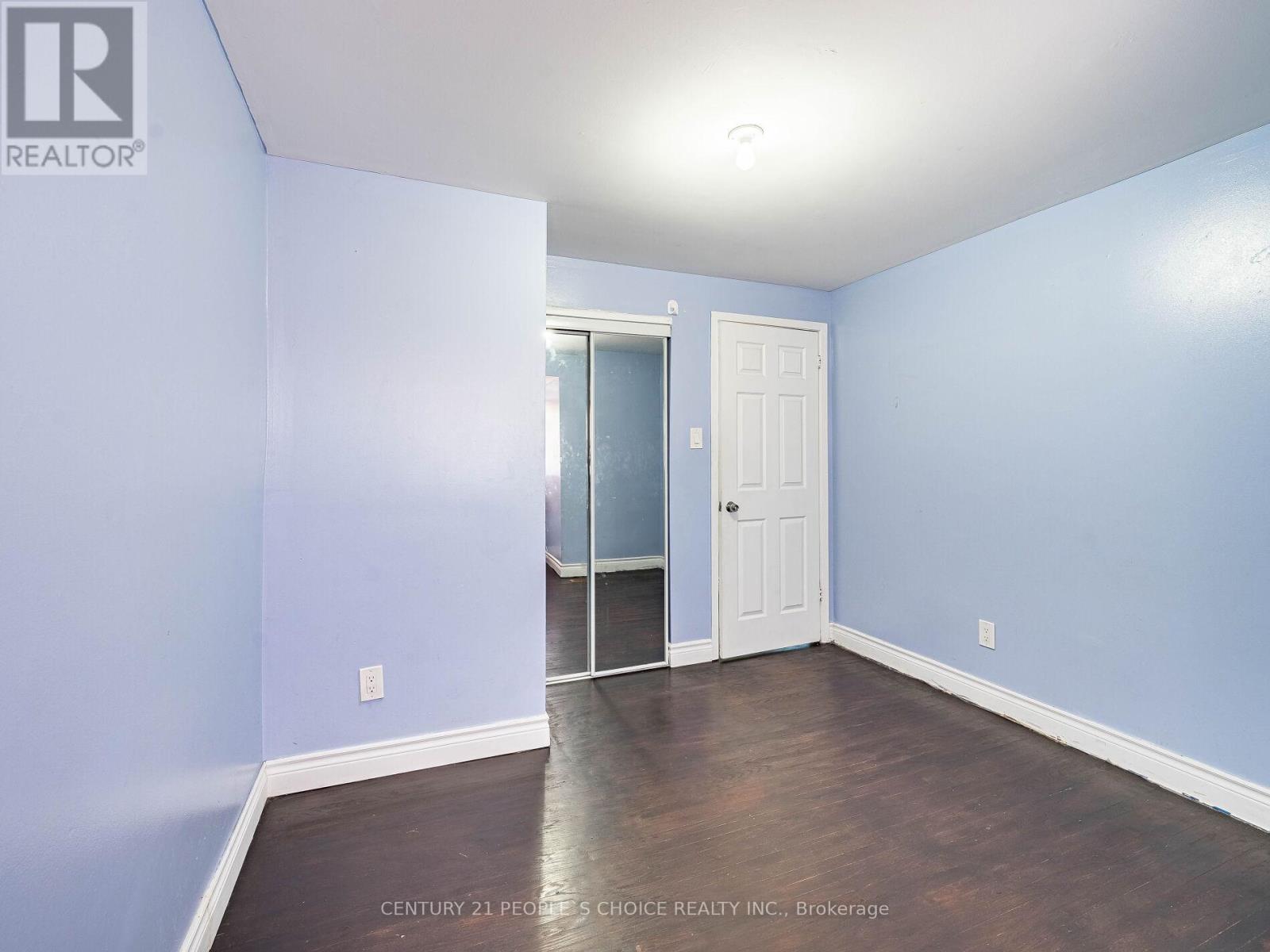 Photo 16 of 2 242 John Garland Boulevard, Toronto ON
