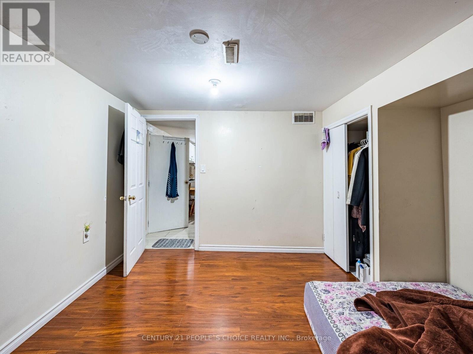 Photo 19 of 2 242 John Garland Boulevard, Toronto ON