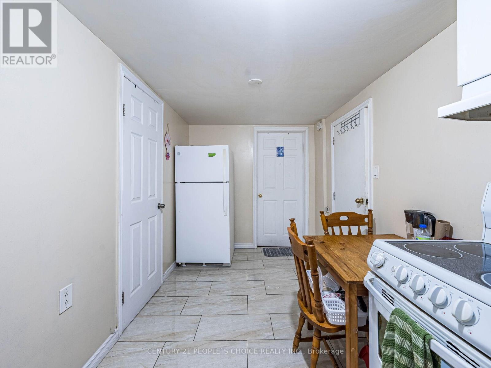 Photo 27 of 2 242 John Garland Boulevard, Toronto ON