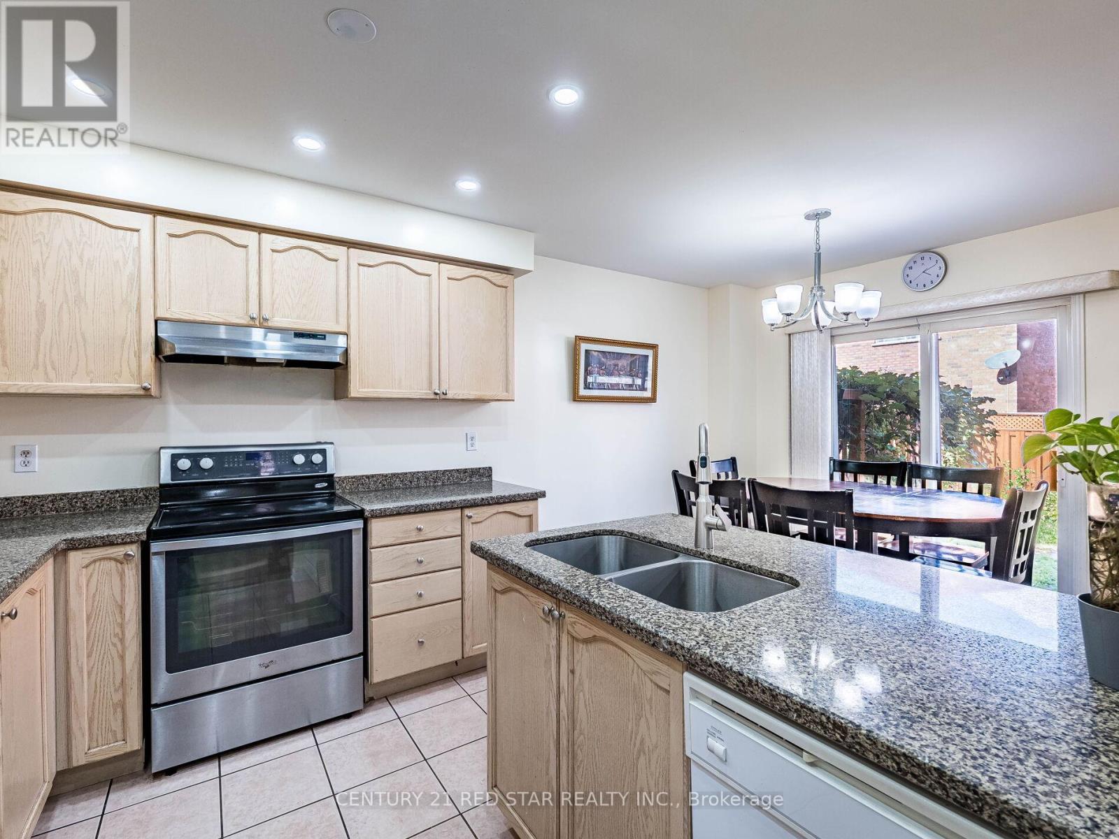 Photo 20 of 37 Oakmeadow Drive, Brampton ON