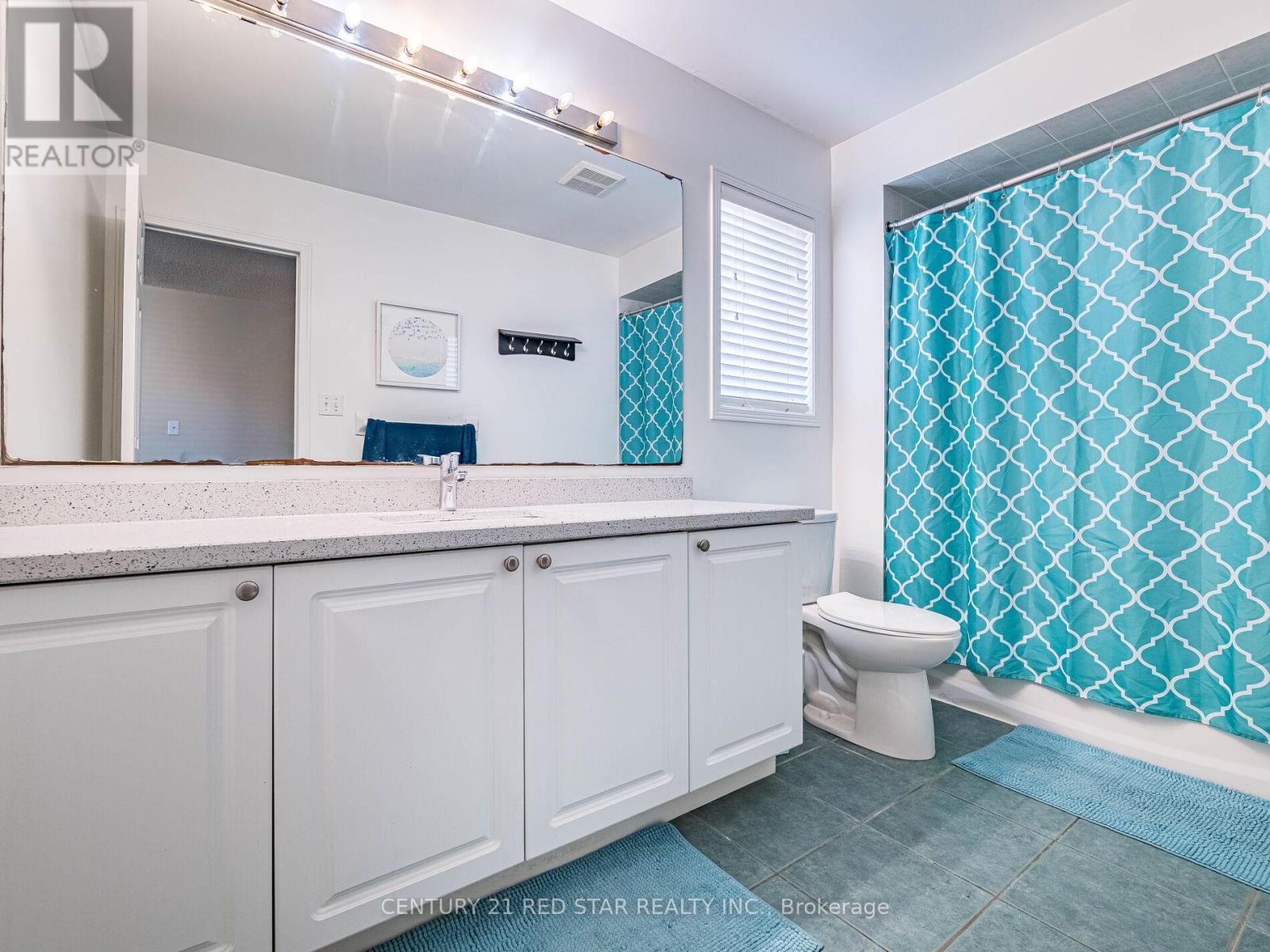 Photo 21 of 37 Oakmeadow Drive, Brampton ON