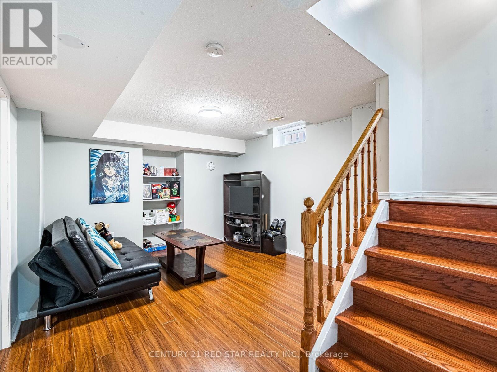 Photo 6 of 37 Oakmeadow Drive, Brampton ON