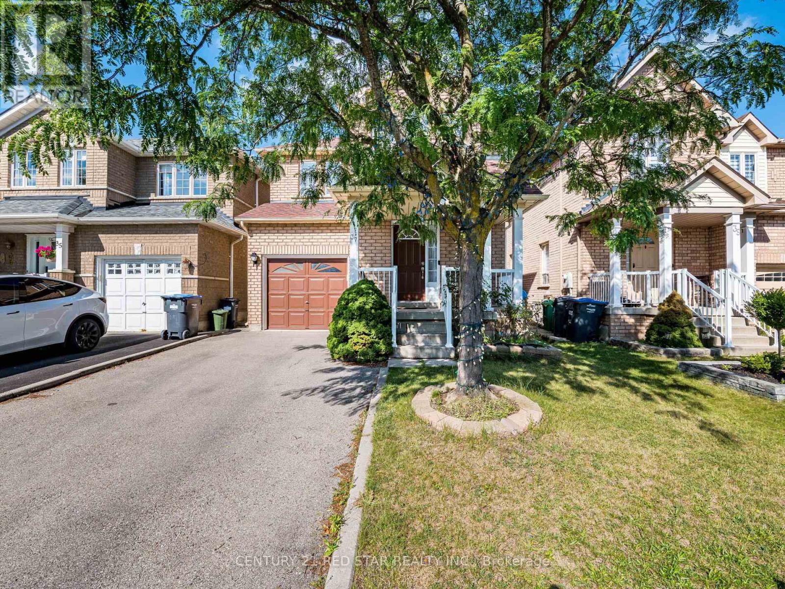 Photo 4 of 37 Oakmeadow Drive, Brampton ON