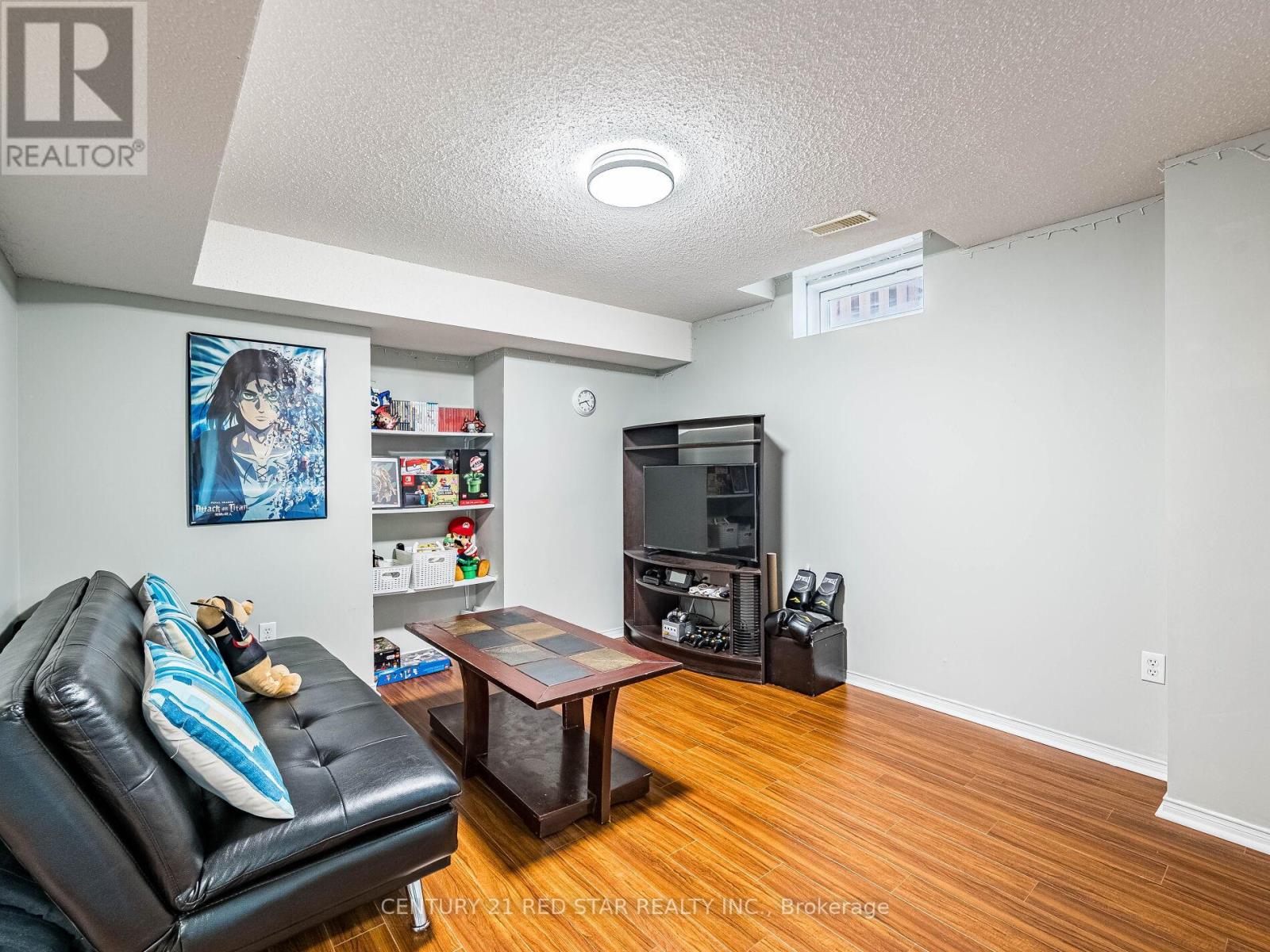 Photo 14 of 37 Oakmeadow Drive, Brampton ON